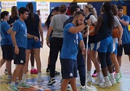 Imagen del entrenamiento de Avenida en La Paterna, ya con mucho peligro.