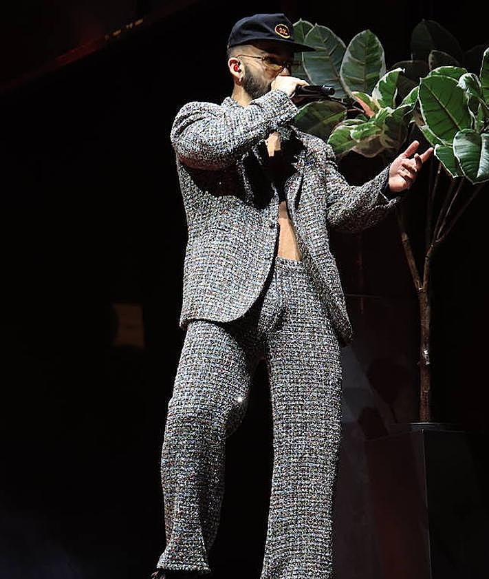 Imagen secundaria 2 - Manuel Turizo hace las delicias de sus fans en el Multiusos