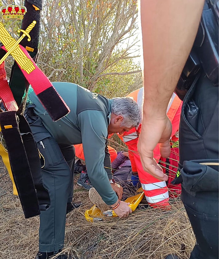 Imagen secundaria 2 - Imágenes del dispositivo de búsqueda desplegado en Santa Marta de Tormes.