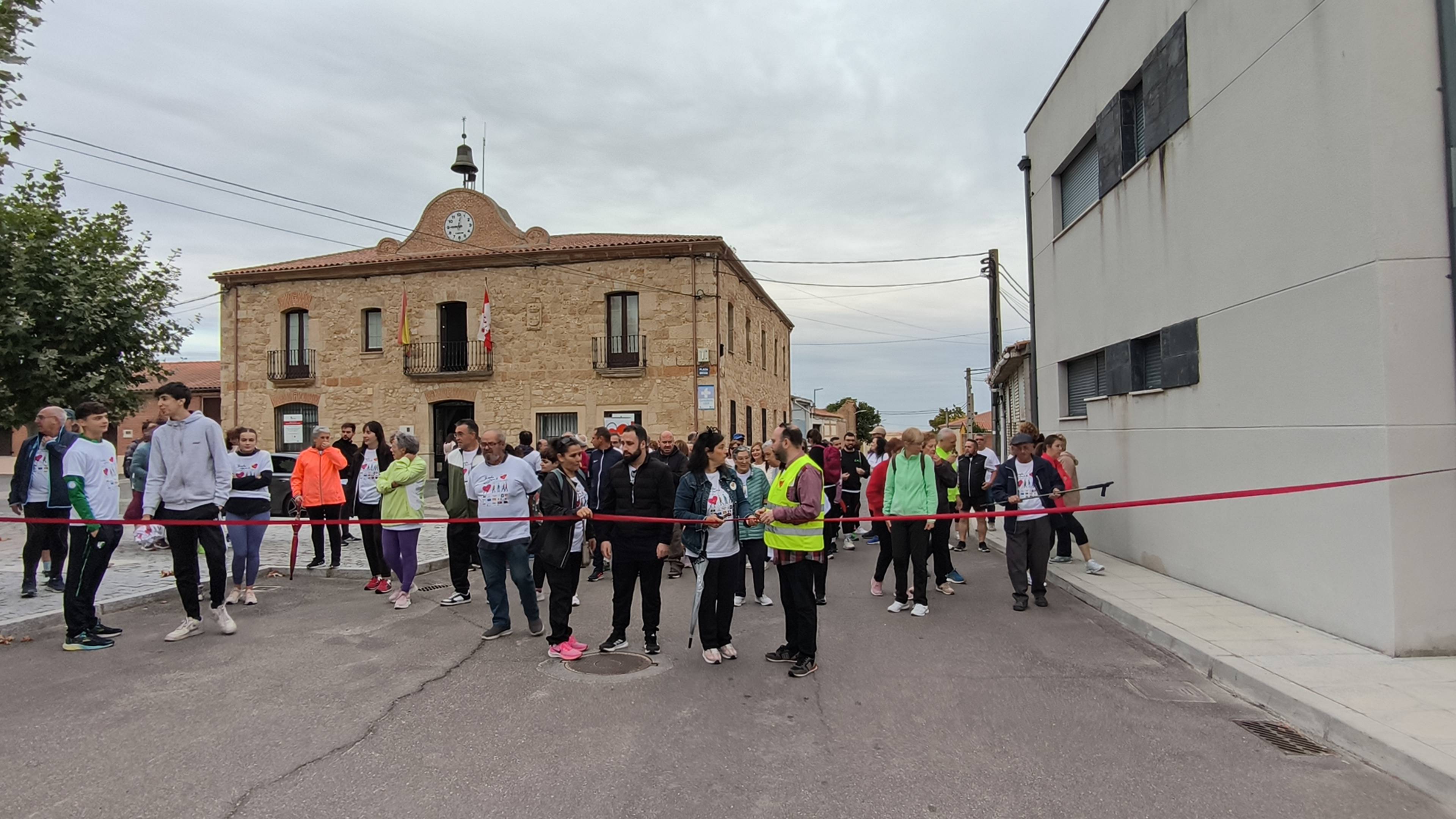 Pasos solidarios a favor del PacienteXperto desde Villar de Gallimazo