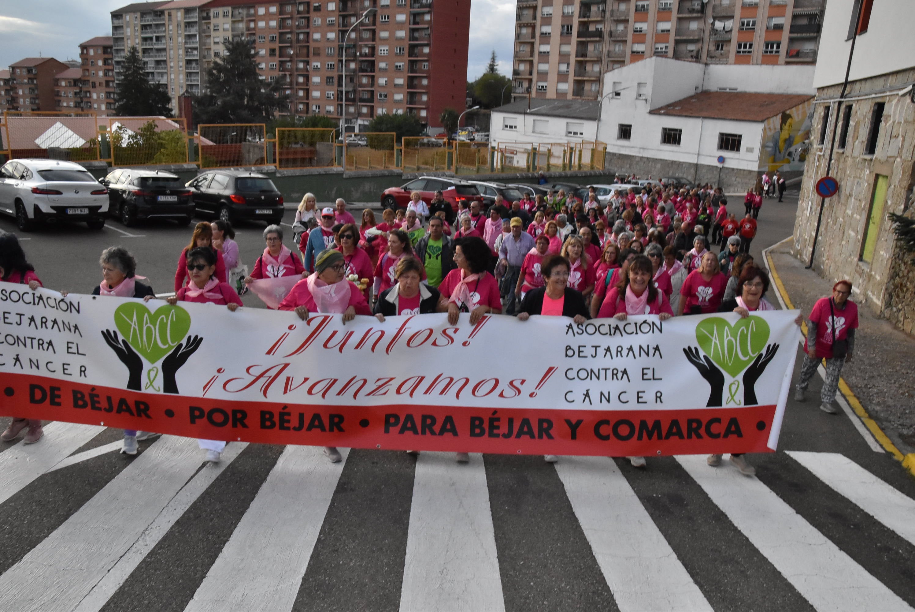 Béjar se tiñe de rosa en apoyo a la lucha contra el cáncer de mama