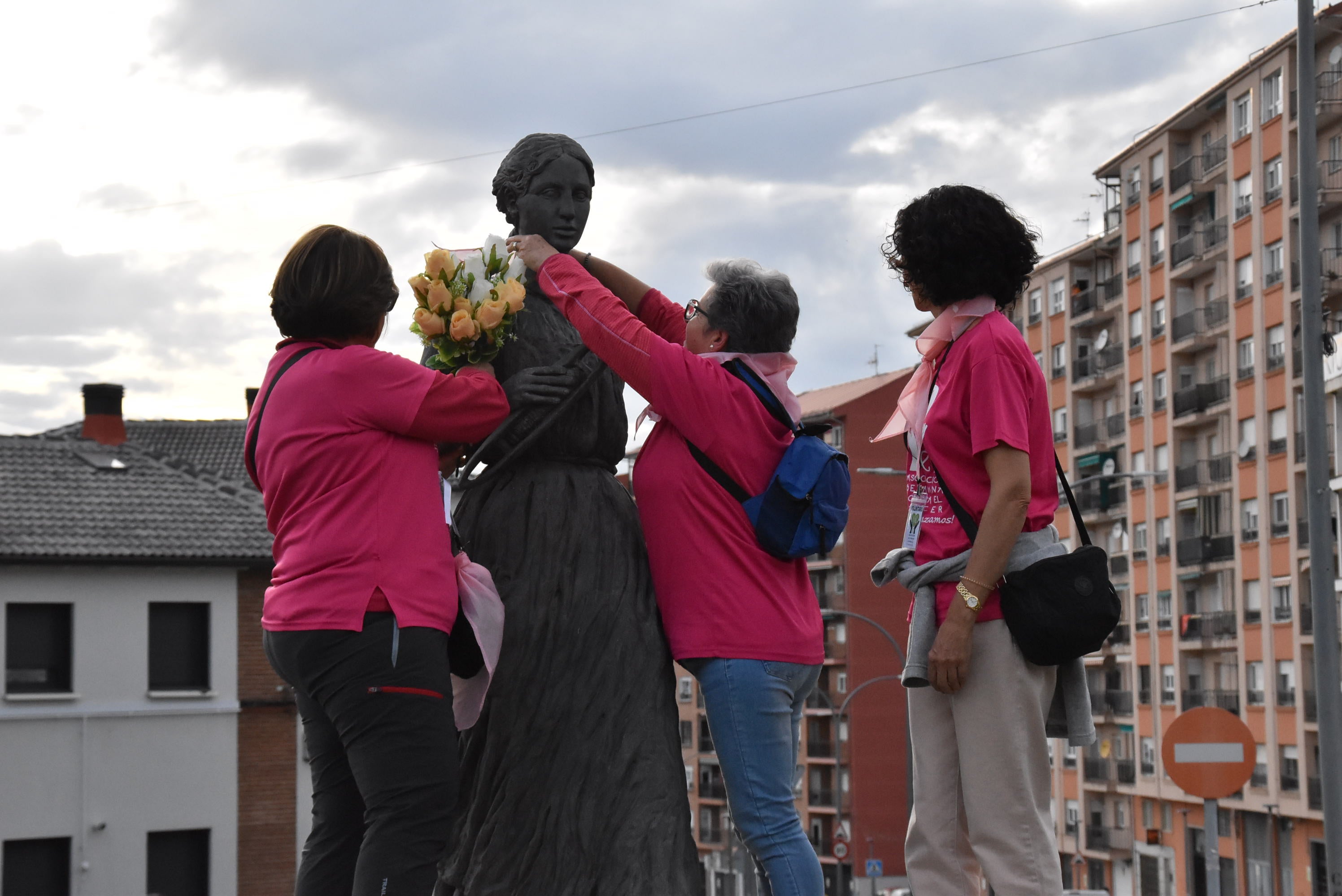 Béjar se tiñe de rosa en apoyo a la lucha contra el cáncer de mama