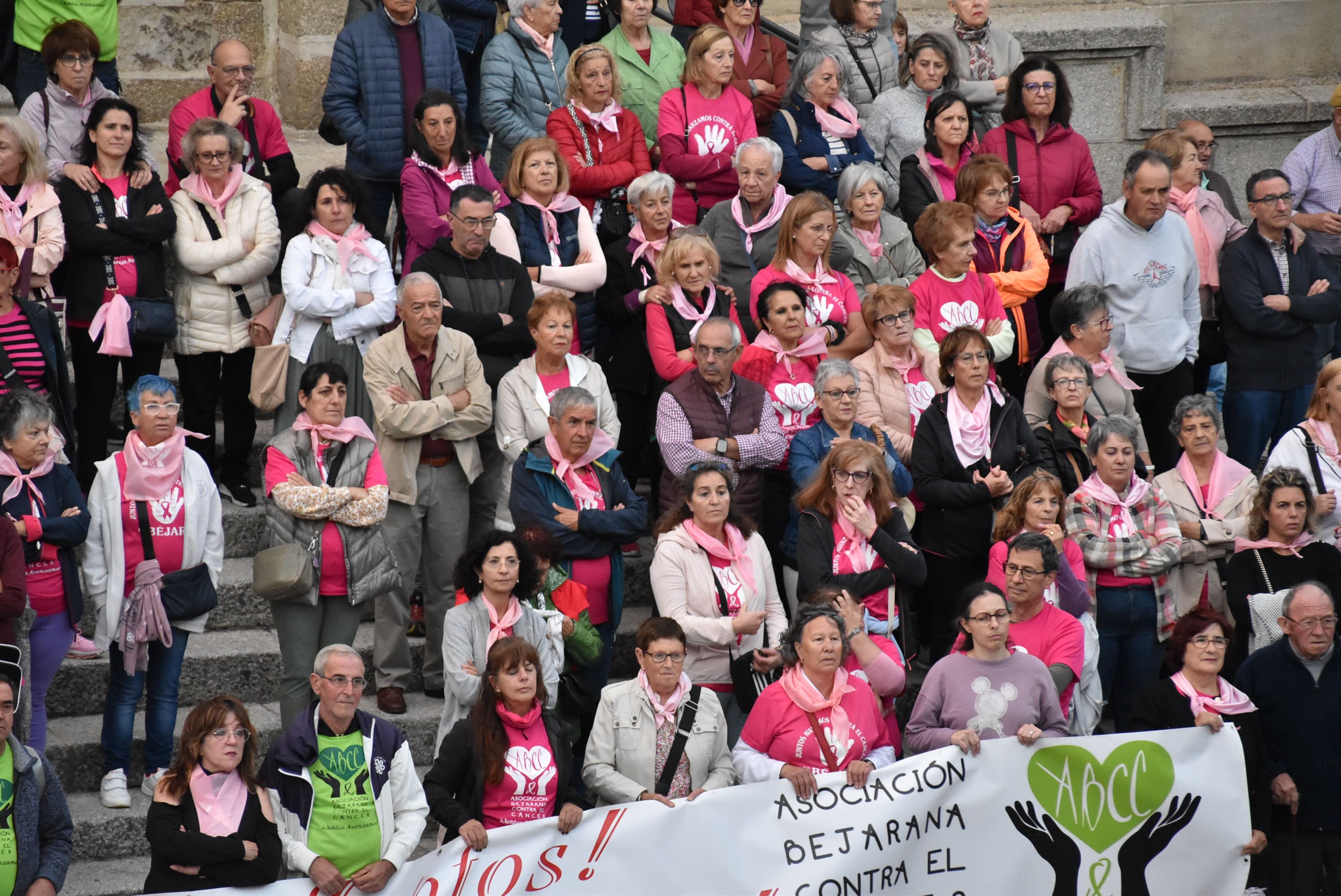 Béjar se tiñe de rosa en apoyo a la lucha contra el cáncer de mama
