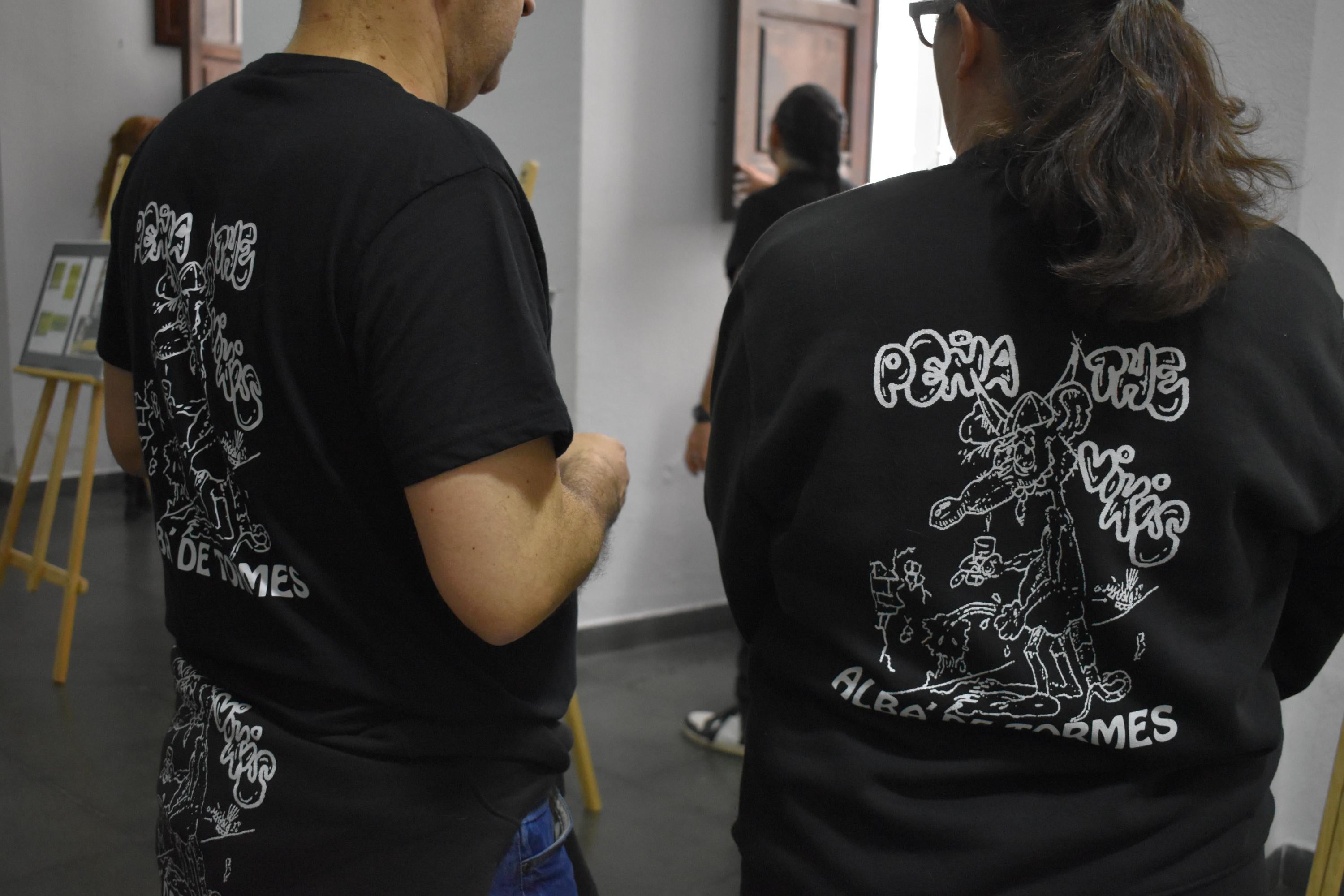 La charanga y los cabezudos alegran las calles de Alba de Tormes