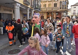 Cabezudos en Alba de Tormes.
