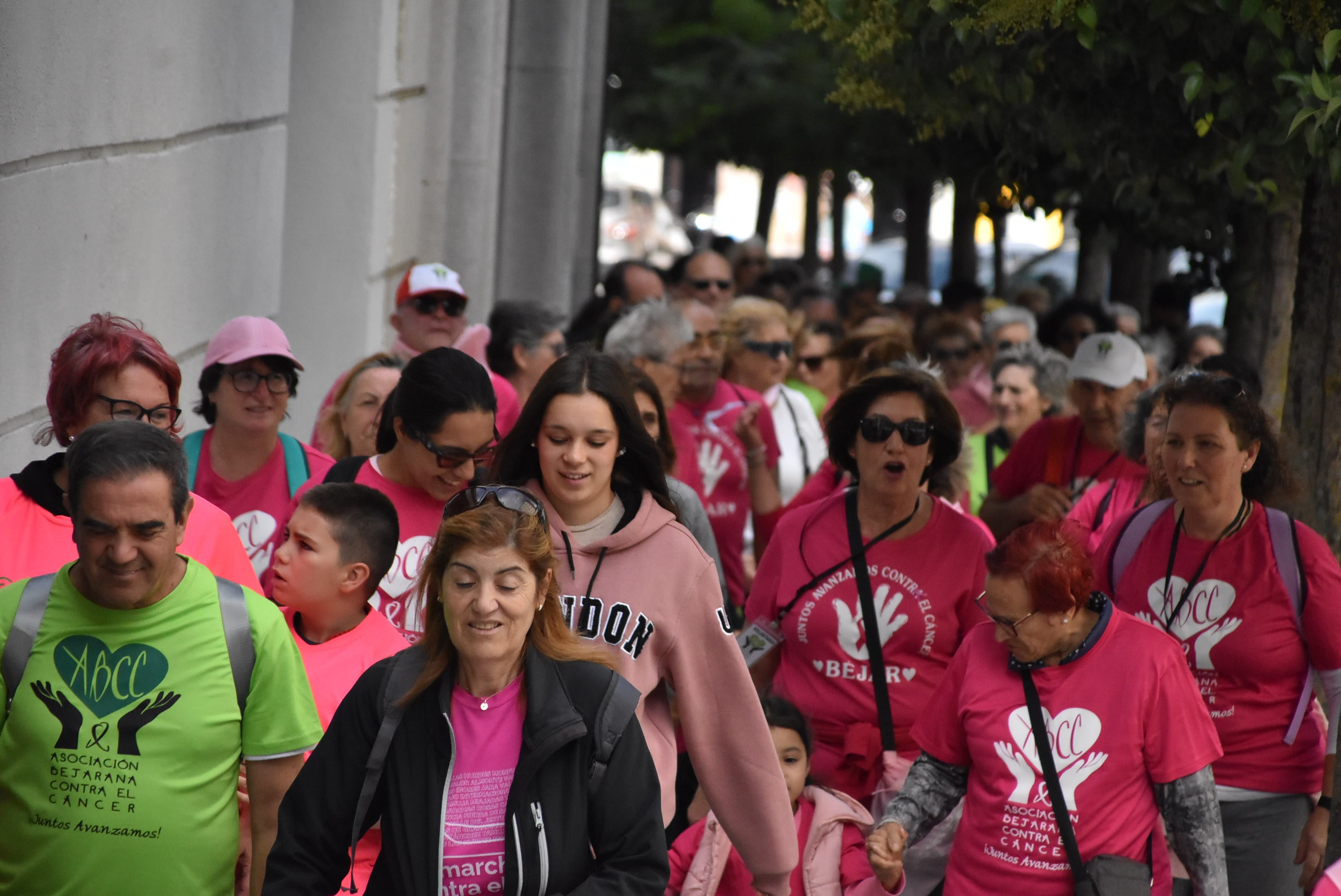 Béjar se tiñe de rosa en apoyo a la lucha contra el cáncer de mama