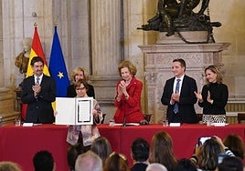 Entrega del Premio Reina Sofía a Piedad Bonnet.