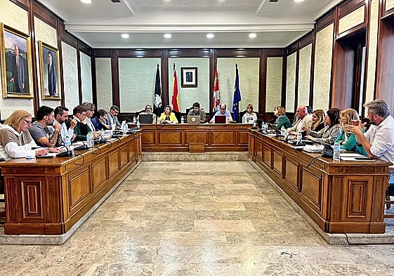 Imagen del último pleno celebrado en el Ayuntamiento de Béjar, aún con presencia de Kevin Blázquez (PP) antes de presentar su dimisión como concejal.