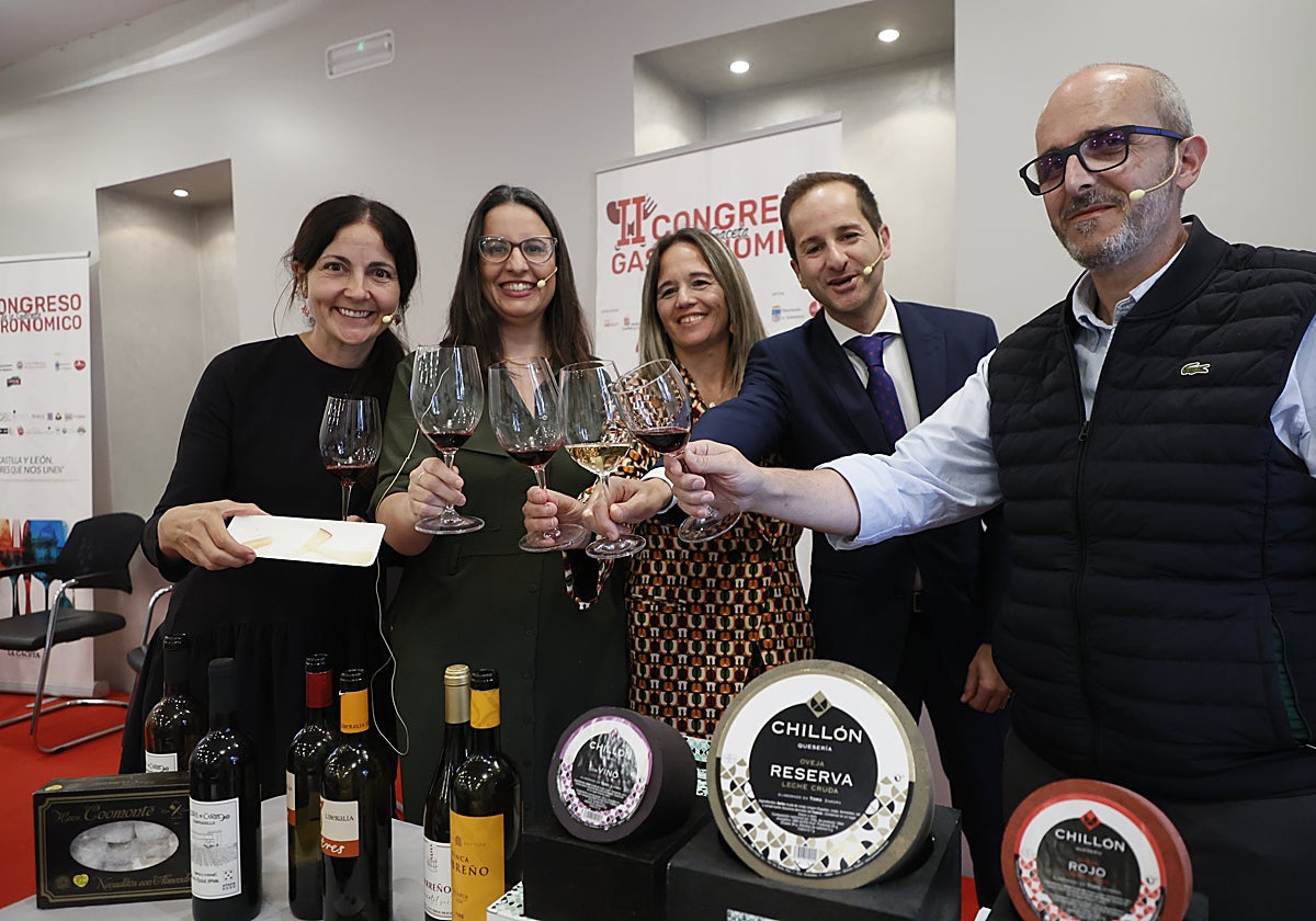 Pilar Fernández, Judith Fernández, Eva Gamazo, David Monaguillo y Gustavo Chillón.