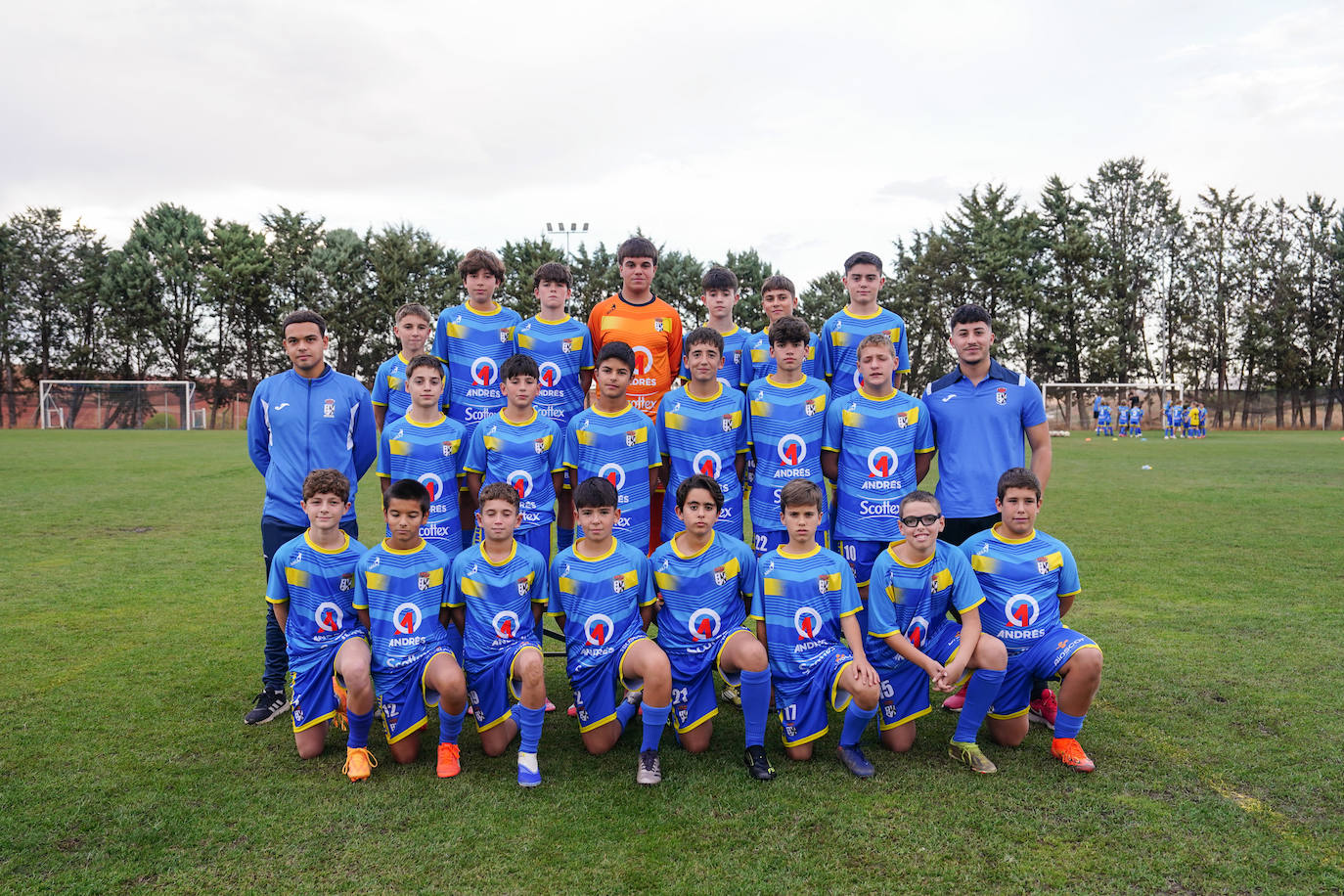 Arriba (de izquierda a derecha): Eric, Óscar, Rubén, Raúl, Saúl, Mario López y Héctor. Medio (de izquierda a derecha): Víctor (entrenador), Alejandro, Hugo, Sergio, Christian, Juan, Nicolás y Raúl (entrenador). Abajo (de izquierda a derecha): Lucas, Jesús, Carlos, Mario, Fernando, Leiva, Aimar y Aarón.