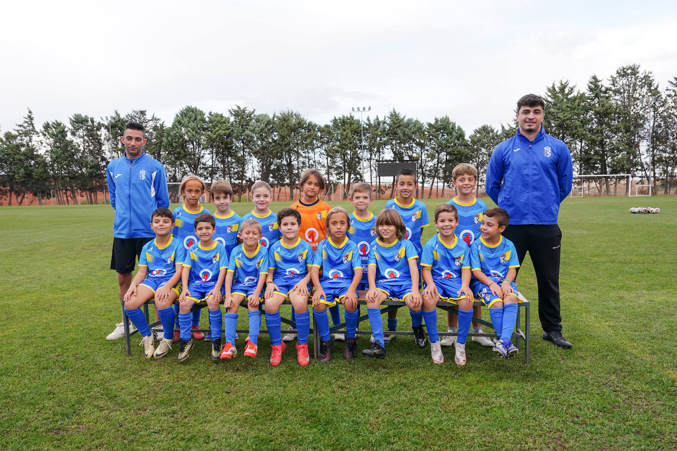 Arriba (de izquierda a derecha): Alberto (delegado), Luca Burgos, Diego Prado, Bruno Diego, Aran Burgos, Hugo García, Enzo Martín, Asier y David (delegado). Abajo (de izquierda a derecha): Marcos Álvarez, Guillermo Casquero, Alberto Rodríguez, Raúl Valderrabano, Biel Burgos, Daniel Gómez, Marco Sánchez y Martín.
