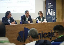 Mesa inaugural del foro 'La aplicación de la inteligencia artificial en el mundo empresarial'