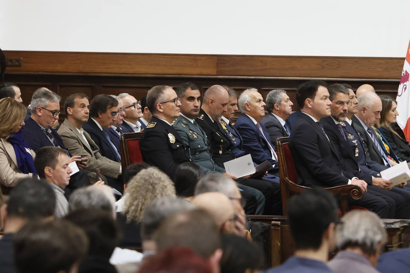 Así ha sido la reivindicativa investidura como honoris causa de Charpentier en el Paraninfo