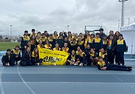 Los atletas del VelSalamanca, este sábado en Aranda de Duero.