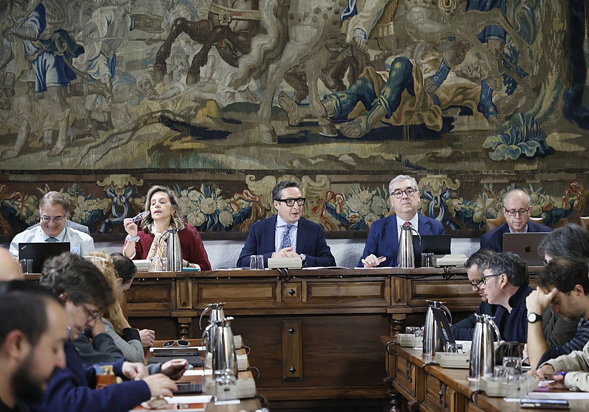 El rector ha presidido la celebración del Consejo de Gobierno.