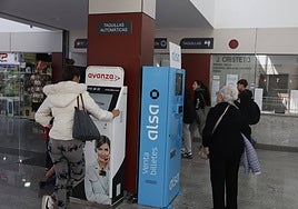 La taquilla automática de Avanza en la estación de autobuses.