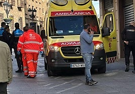 Revuelo en la plaza de los Bandos: Policía Nacional y Local se movilizan para evitar un suicidio