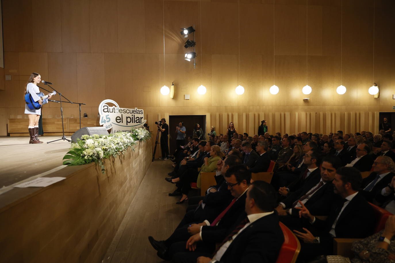 Autoescuelas El Pilar celebra su 45º aniversario