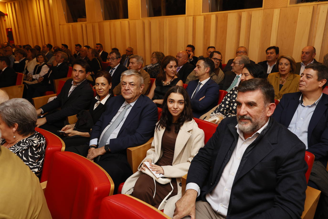 Autoescuelas El Pilar celebra su 45º aniversario