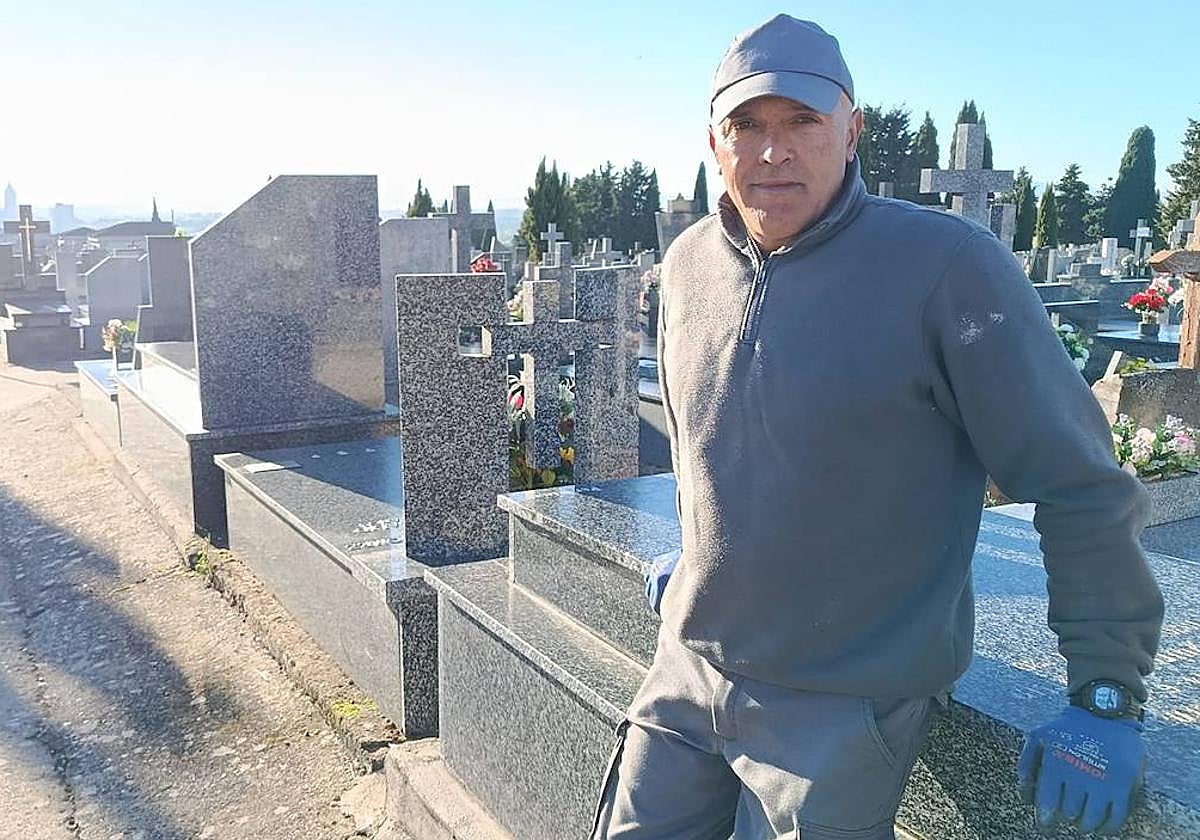 José Antonio Herrero Sagrado, ganadero y enterrador del cementerio San Carlos Borromeo de Salamanca.