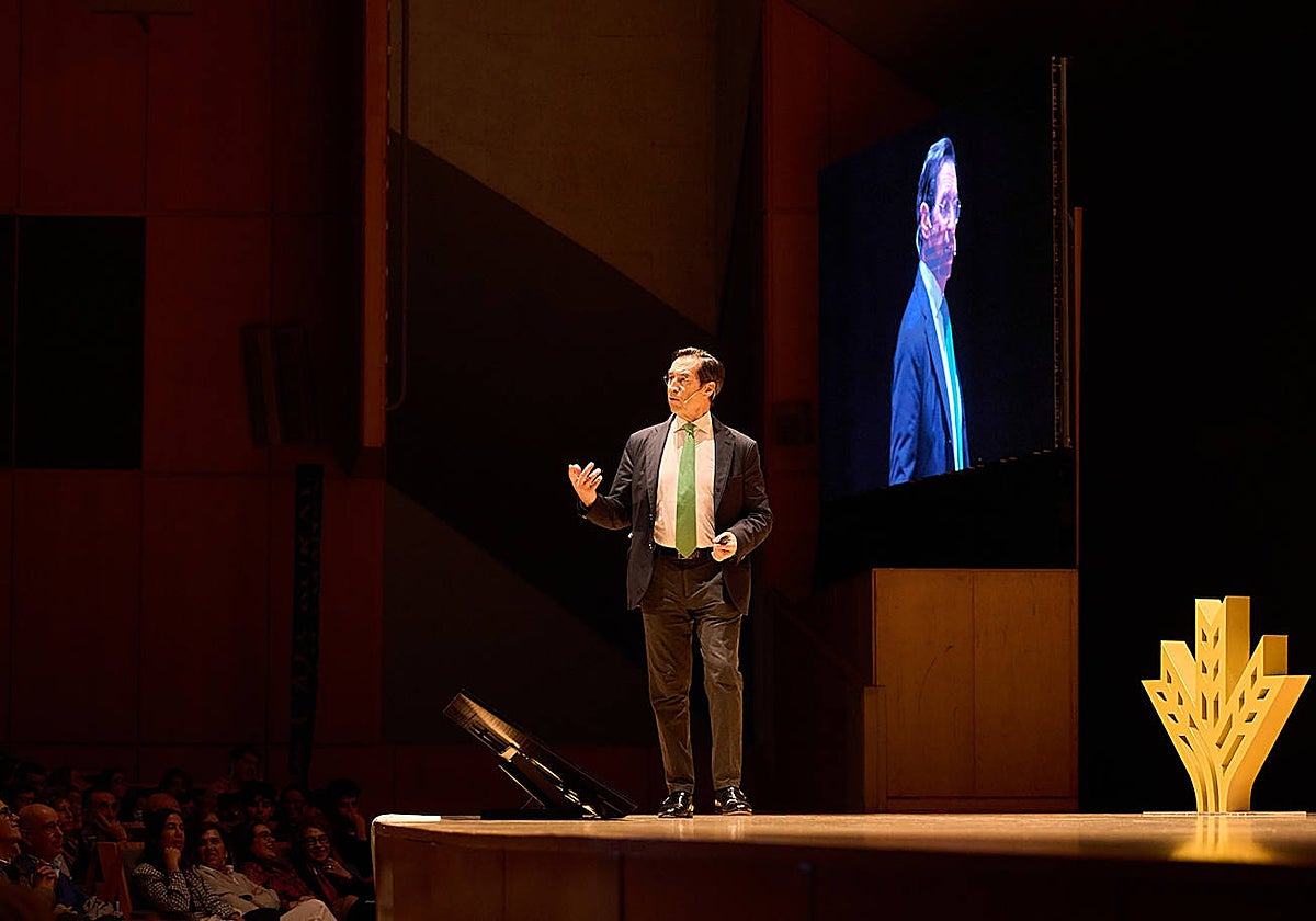 Imagen de la conferencia de Mario Alonso Puig en el Palacio de Congresos, organizada por Caja Rural de Salamanca.