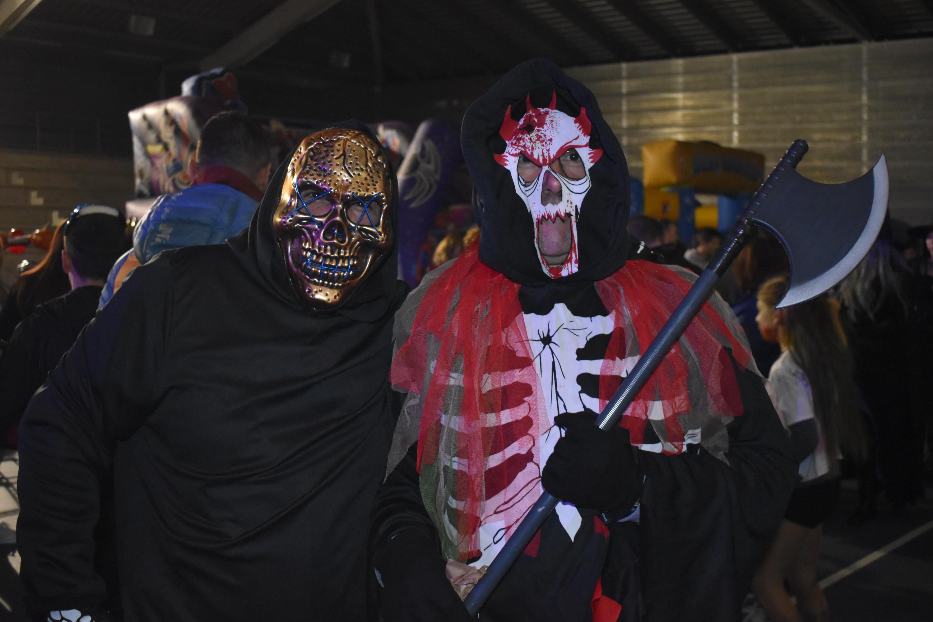 Túnel del terror, juegos y bailes en la tarde de Halloween en Carbajosa de la Sagrada