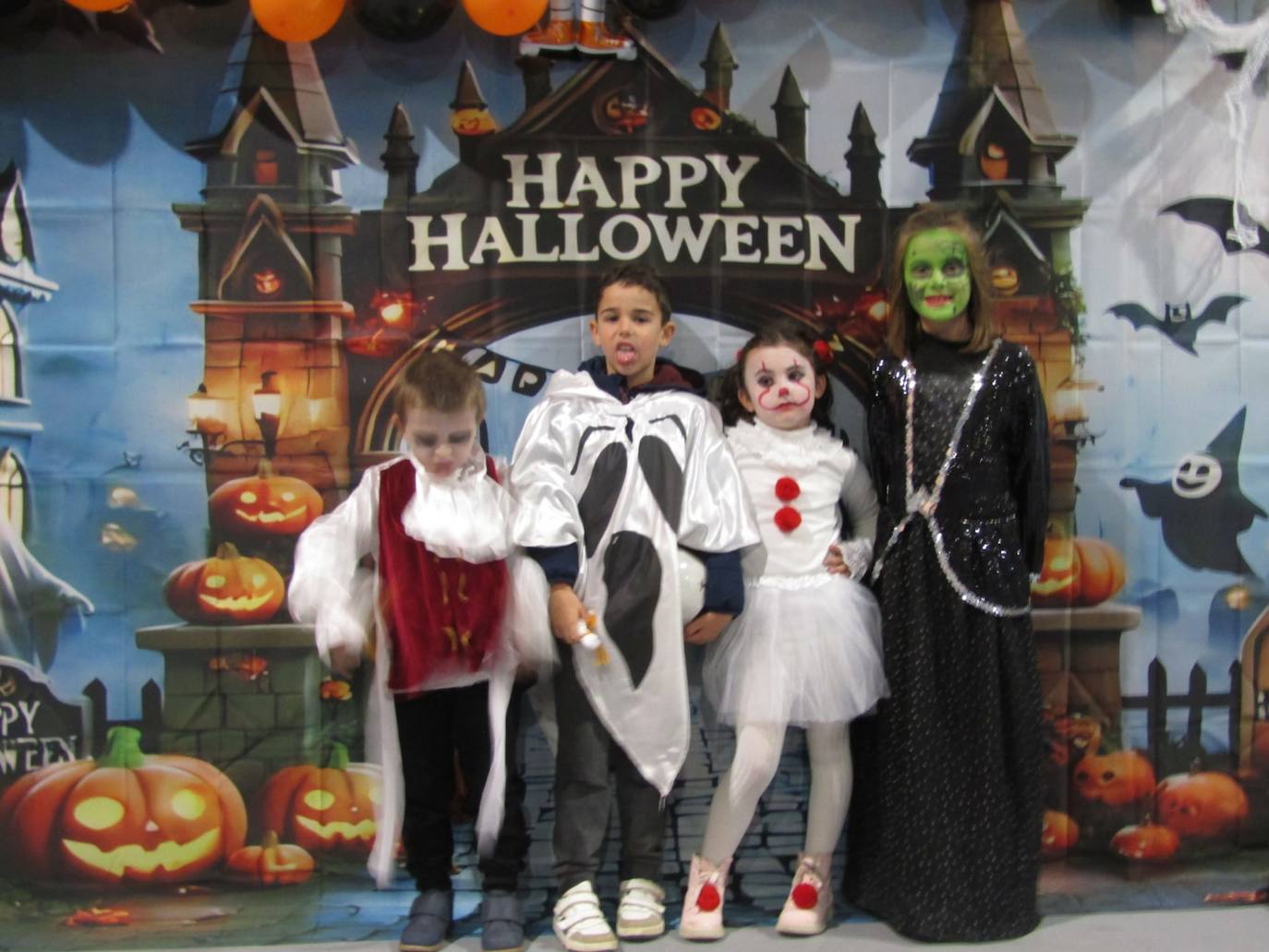 Lumbrales celebra una tarde de Halloween