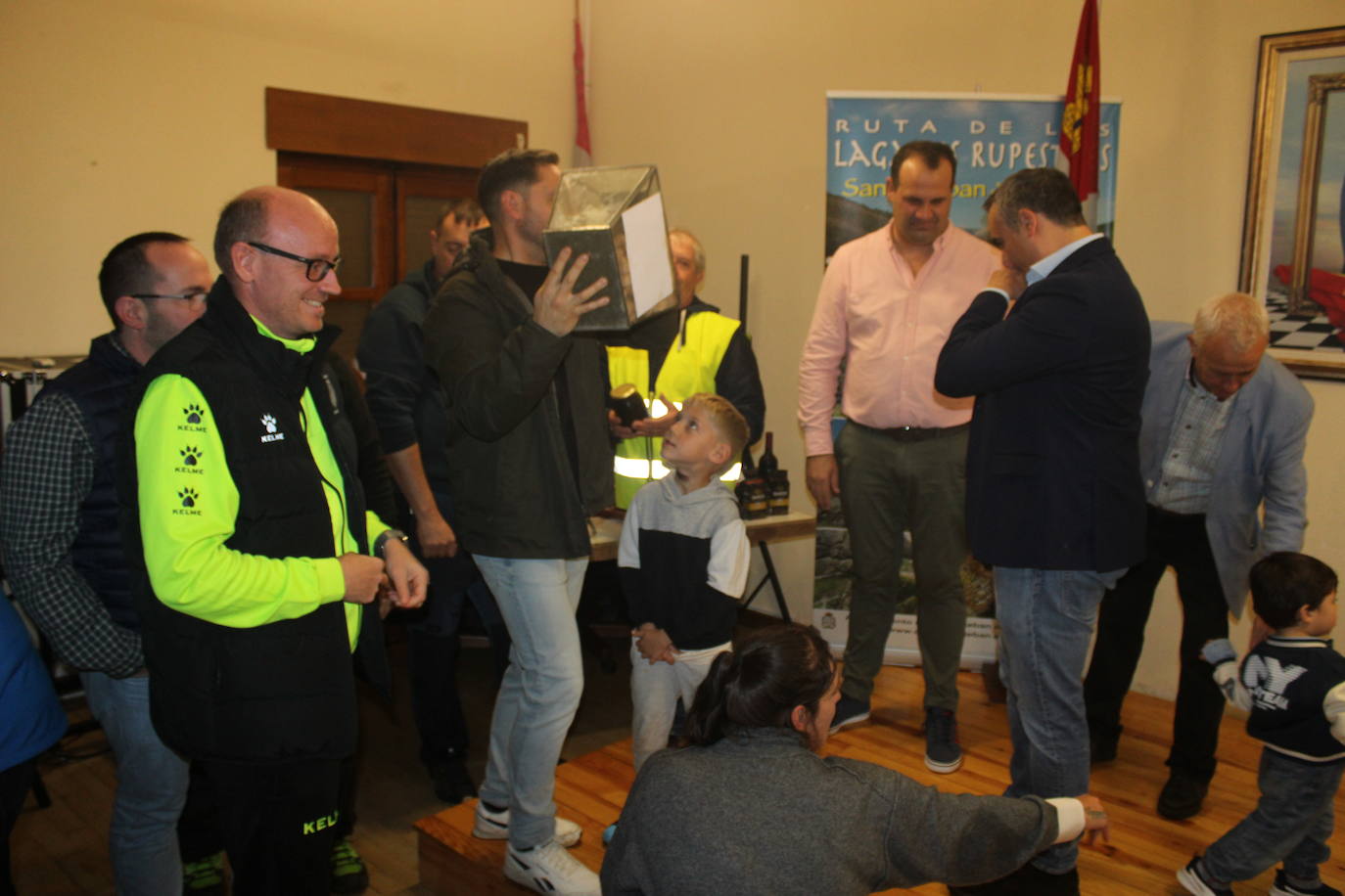 La lluvia no puede con la carrera de los lagares de San Esteban de la Sierra