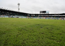 Vista del Helmántico a ras del césped.