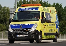 Imagen de una ambulancia del Sacyl.