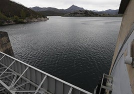 Vista del embalse del río Porma en León.