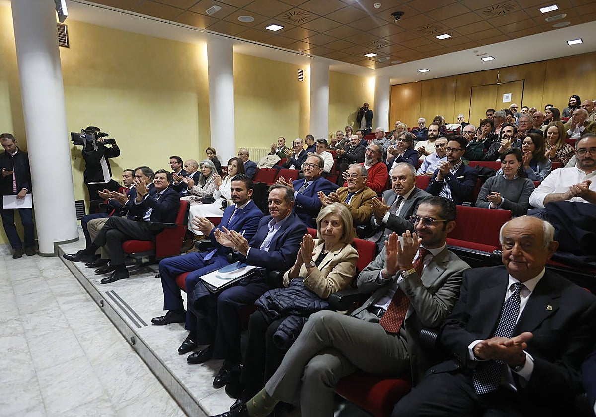 Asistentes al vigésimo aniversario de SECOT en la Cámara de Comercio.