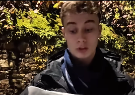 Jorge Rey, durante la emisión de uno de sus vídeos.