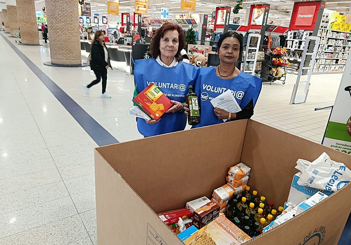Amparo Fuentes y Lakshmi Patel en el Leclerc.