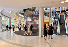 Panorámica del Centro Comercial El Tormes.