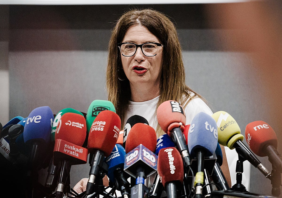 La exmilitante socialista Leire Díez durante una rueda de prensa.