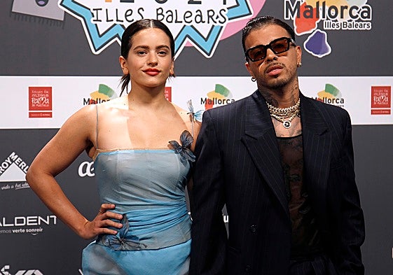 La cantante Rosalía y Rauw Alejandro.