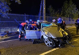 El coche siniestrado en el lugar del accidente.