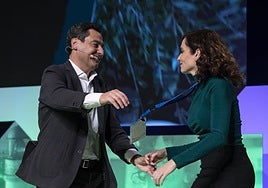 El presidente de Andalucía, Juanma Moreno, y la presidenta de la Comunidad de Madrid, Isabel Díaz Ayuso.