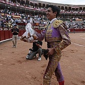 Marco Pérez, en una vuelta a ruedo triunfal en La Glorieta, en la corrida de toros el 14 de junio.