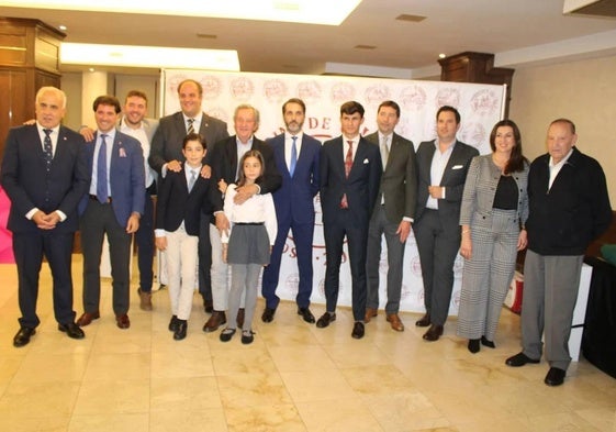 Los ganadores, con sus trofeos al final de la gala celebrada en Guijuelo