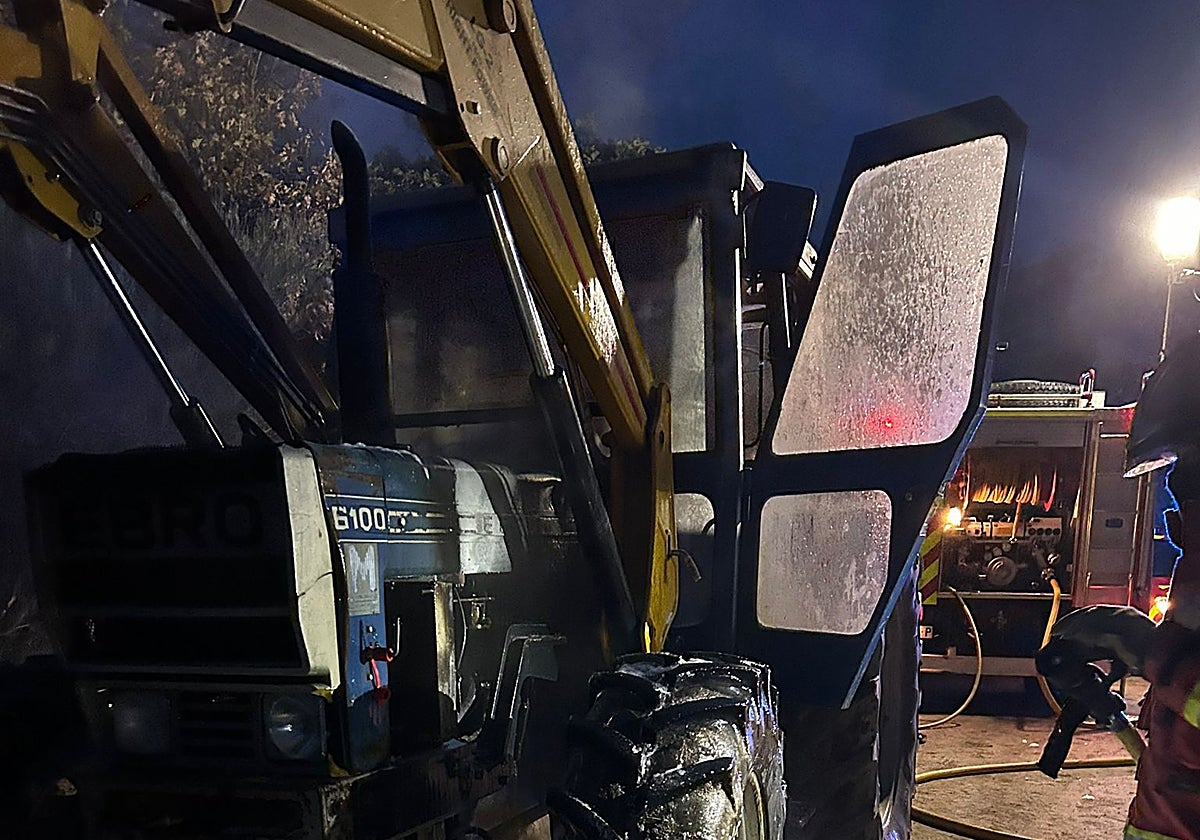 Un momento de las labores de extinción.