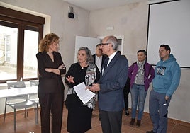 Imagen de la inauguración del centro artesano de oficios rurales de Candelario.