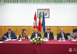 Momento de la firma del documento.