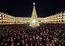 El encendido del alumbrado navideño en la Plaza Mayor el año pasado.