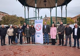 Presentación de la campaña 'No al tasazo de basuras' del PP en Peñaranda.
