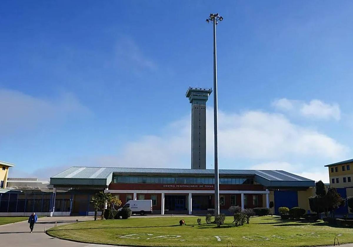 Imagen de la entrada al centro penitenciario de Topas.