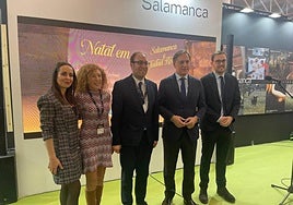 Marcos Iglesias y Carlos García Carbayo, junto a concejales de ambos consistorios