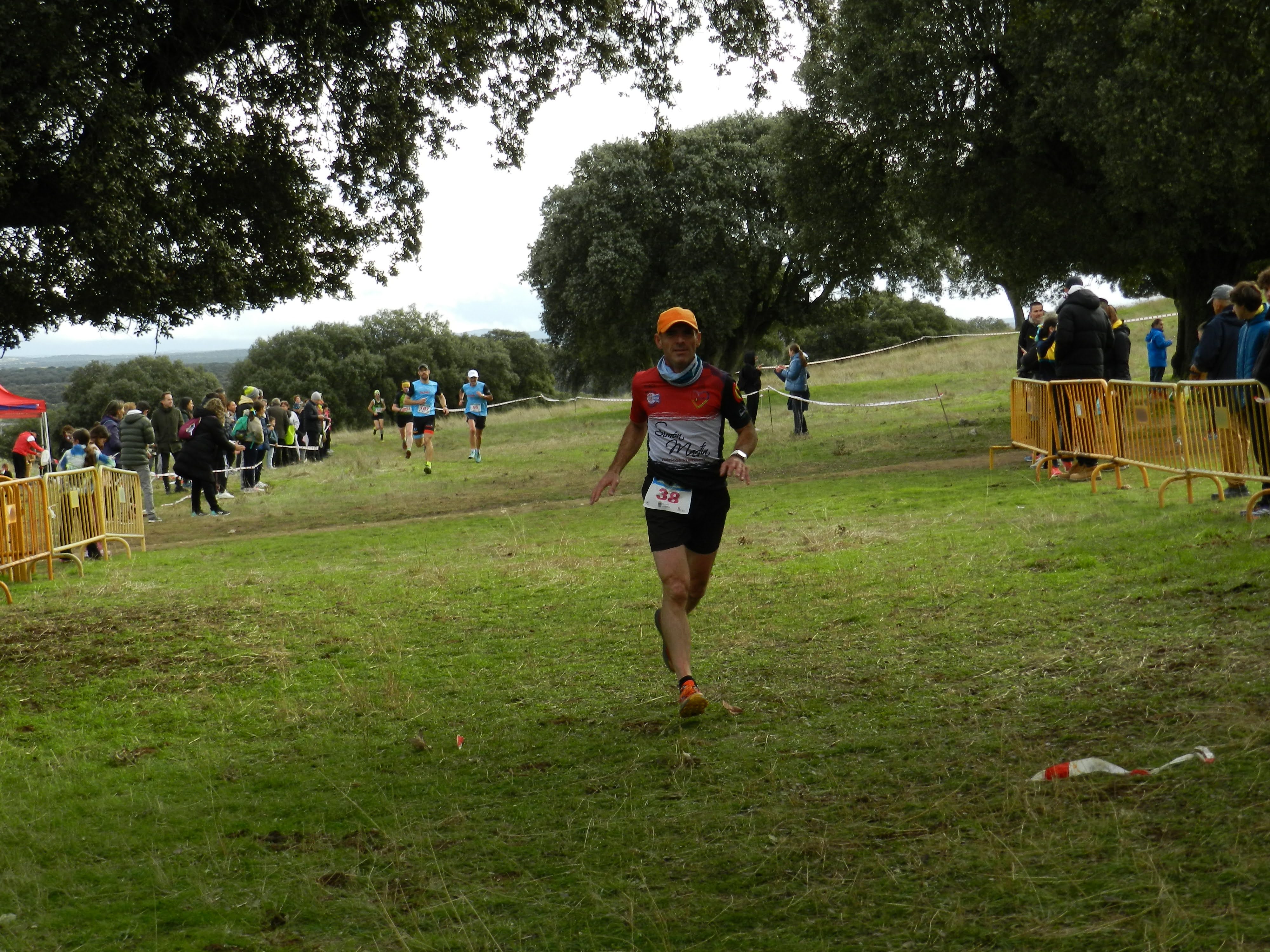 Fiesta del campo a través en Castro Enríquez: inicio de los Juegos Escolares y Carrera Popular Taurina