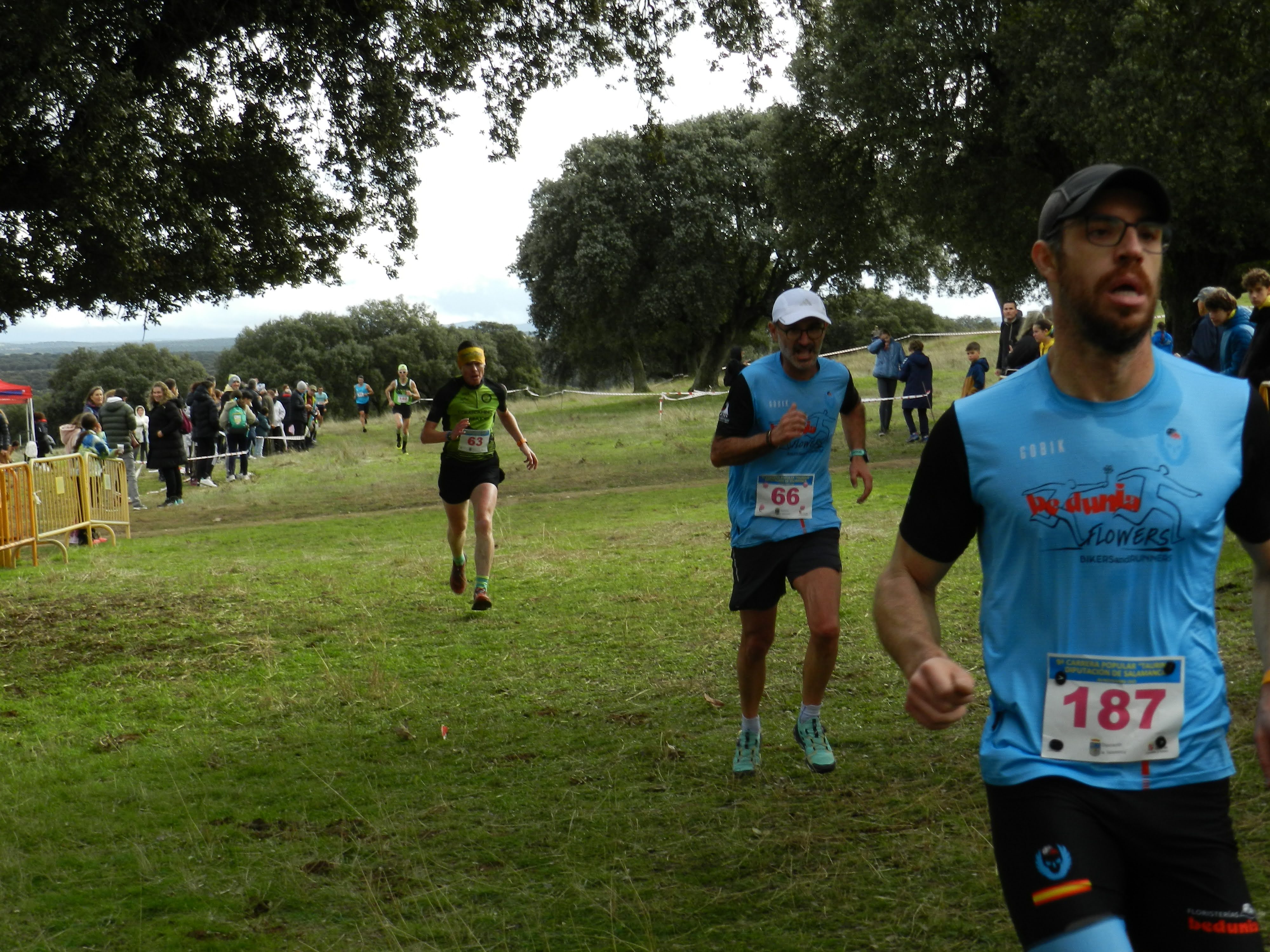 Fiesta del campo a través en Castro Enríquez: inicio de los Juegos Escolares y Carrera Popular Taurina